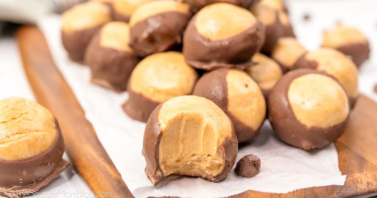 Easy No-Bake Buckeye Balls: Your Go-To Holiday Dessert Recipe